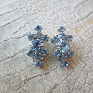 1950&#39;s Blue Rhinestones Set in Silver Tone Ear Clips, Something Blue, Wedding Bridal Event Nighttime Bling Blue Austrian Crystal Stone Clips