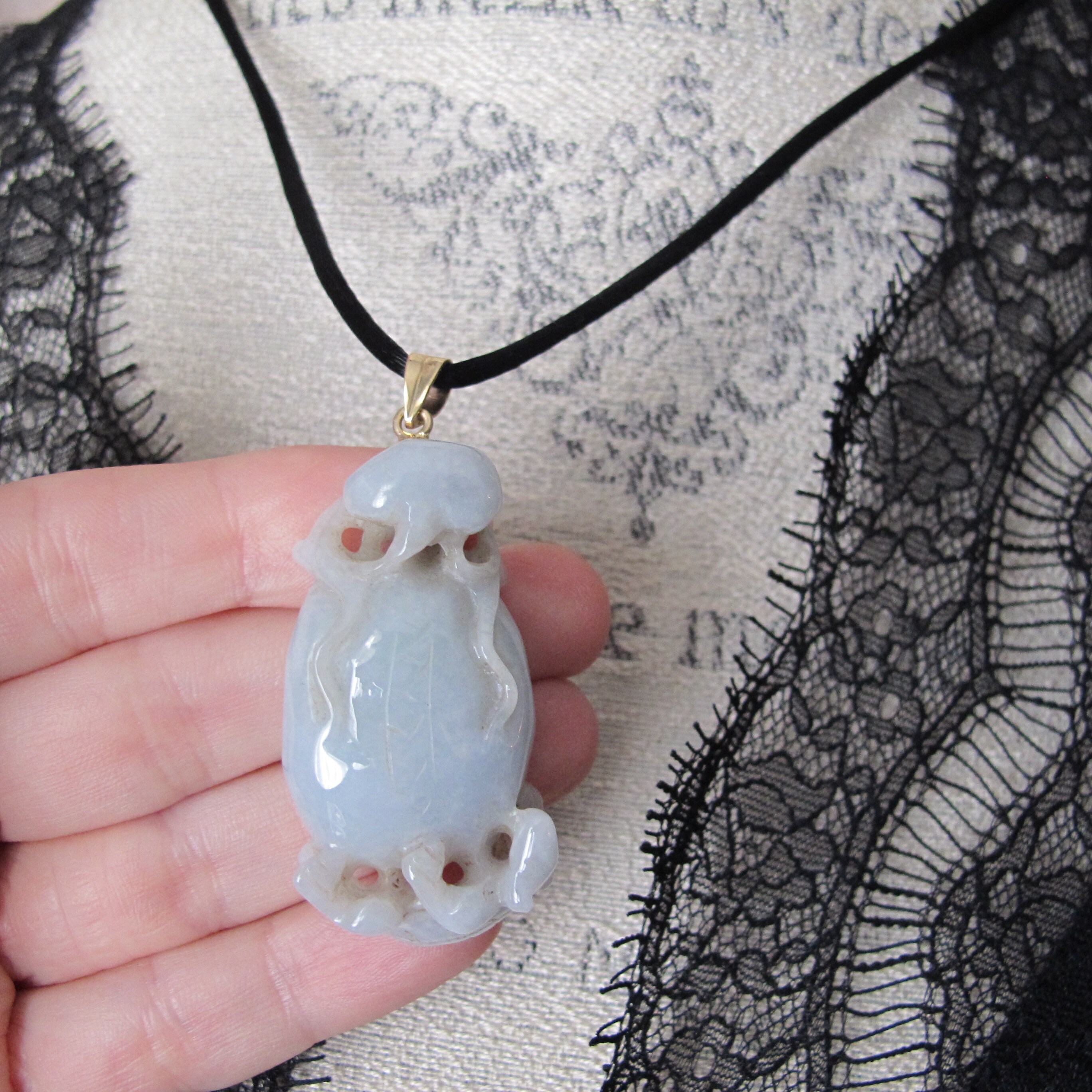 Kaya様✴︎希少グアテマラ産翡翠カービング＊チャームorネックレス ASIAN Jade Carving & 14k Gold Pendant Talisman. Reptile