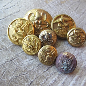 US Gilt Gold Military Uniform Buttons, Vintage Mixed Lot 8 Buttons. 2 Army Corps of Engineers, 4 Army Dress Buttons, 2 Navy Buttons, US Seal