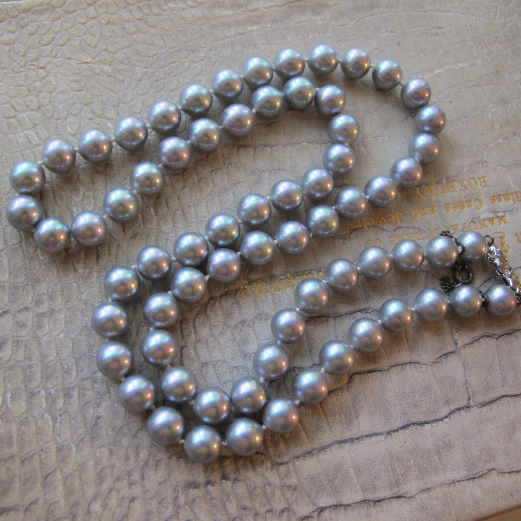 Majorica, Spain Style 8 MM Silvery Gray Hint of Peacock Colors