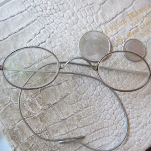 Antique Wire Rim Near Sighted Oval Shaped Spectacles Eyeglasses Glasses, Costume Fashion Prop for Stage Film Theater, Reenactment Uniform
