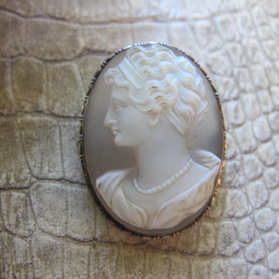 Hardstone Hand Carved Cameo set in Silver Brooch … - image 2