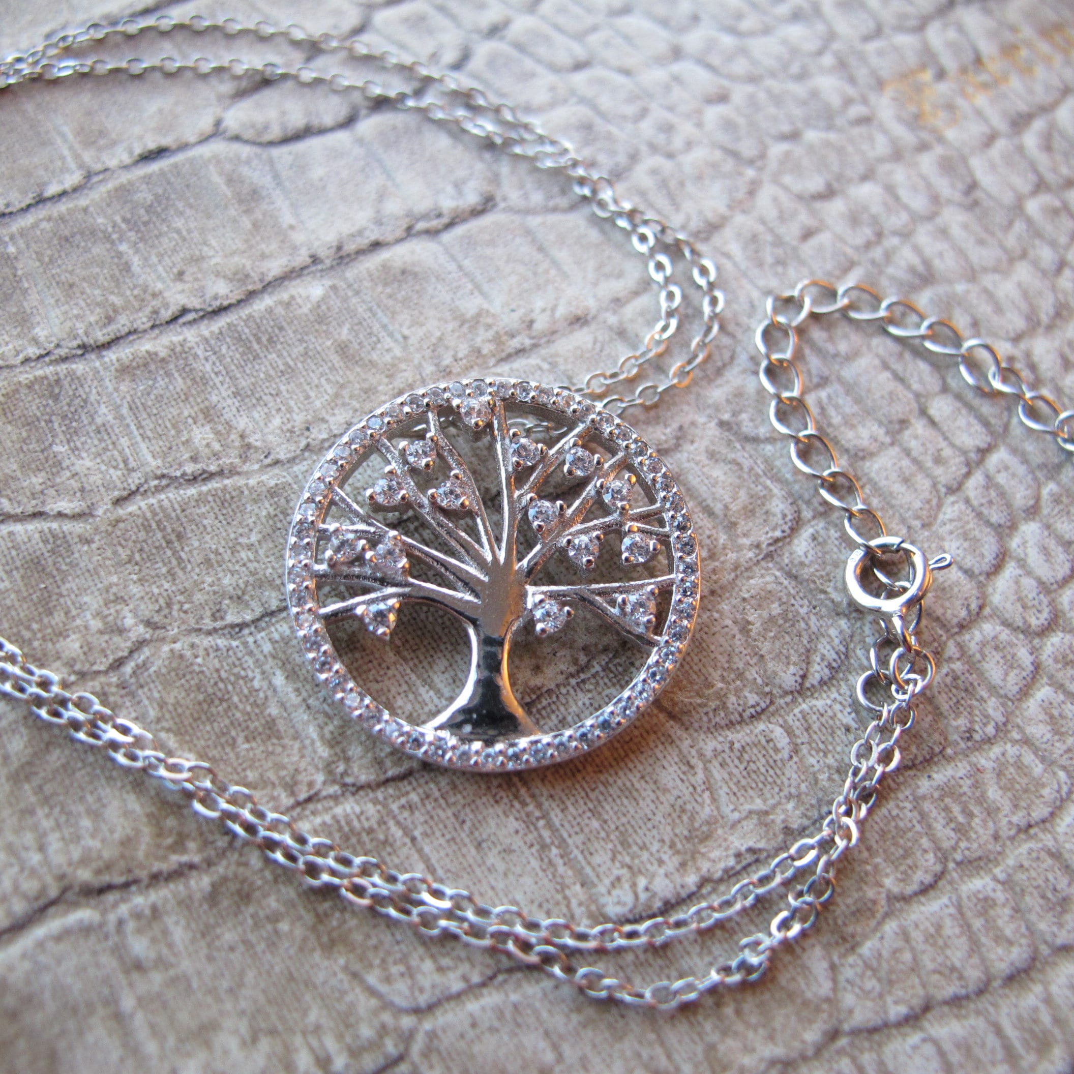 Collier Pendentif Arbre De Vie Argenté Avec Strass - Chaîne 28 Cm, Neuf Avec étiquettes