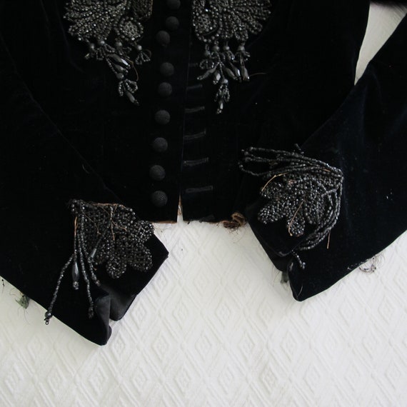 Victorian 19th Century Black Velvet Beaded Jacket… - image 2
