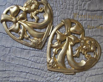 Retro-romantisch messing metalen stempels, 2 hartvormig, bloemen en strik. Sentimentele stijl. Sieraden Ontwerpbenodigdheden Onderdelen Elementen Sluiting vinden