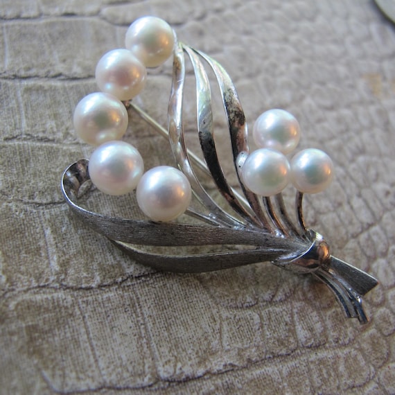 Mikimoto Cultured Pearl & Fine Silver Iconic 1950's Brooch