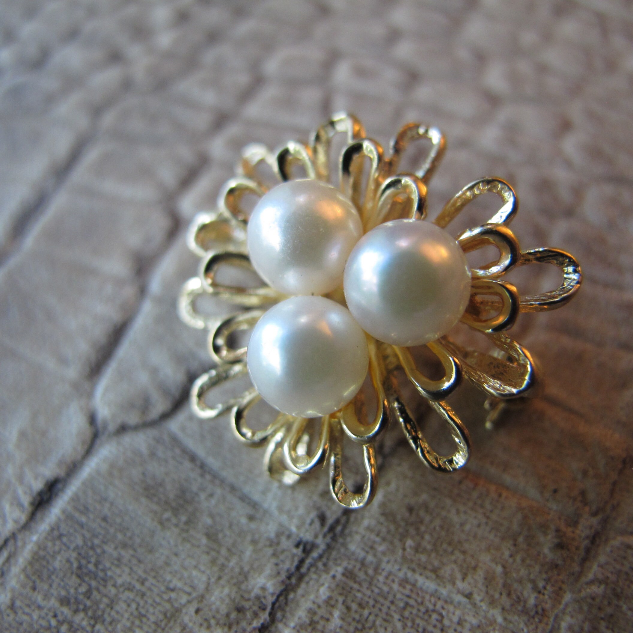 MaisonettedeMadness Cultured Pearl 14K Yellow Gold Pin, Brooch, Pearl Enhancer, 585 Yellow Gold, 14K Stamp, Fine Gold Estate Jewelry, Akoya Fine Pearl Small Pin