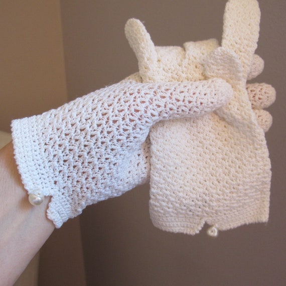 Hand Crocheted Lady's Girl's Women's Italian Glov… - image 2