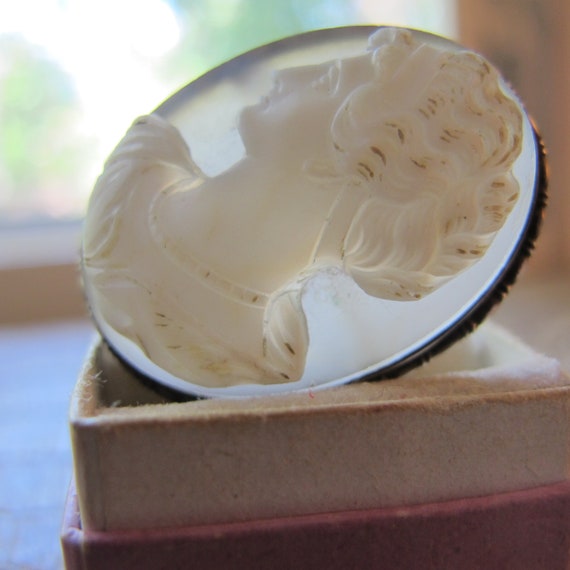 Hardstone Hand Carved Cameo set in Silver Brooch … - image 5