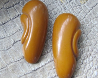 Art Deco Bakelite Dress Clips. 1930's to 1940's Bakelite Fashion Jewelry. Deco Dress Clips. Matching Pair CLIPS. Unique Hard to Find Design