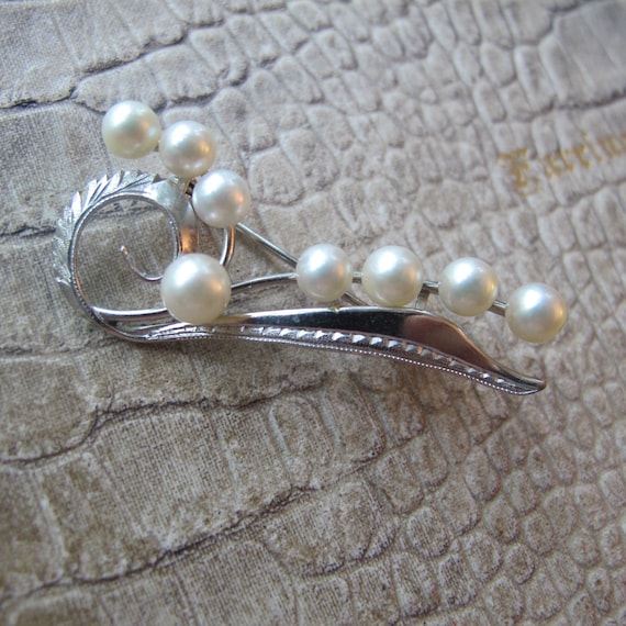 Japanese Pearl Brooch Pin, Sterling Silver Akoya S