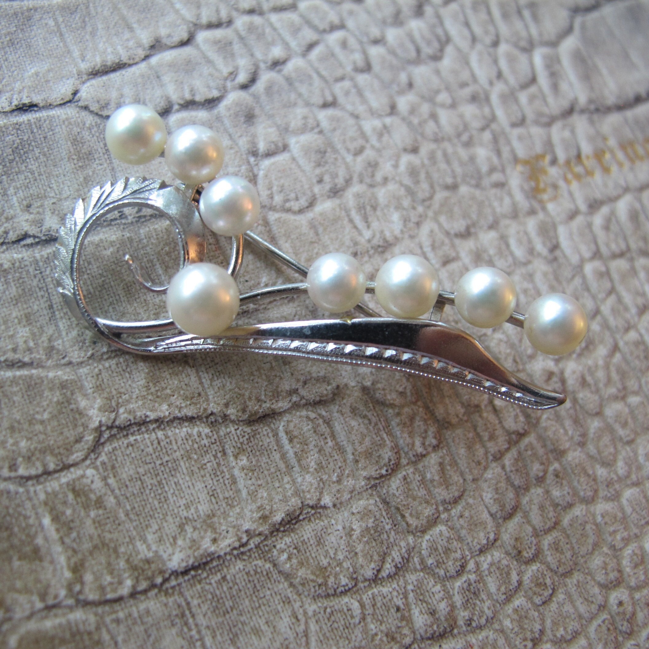 Silver Japanese Pearl Brooch - Etsy