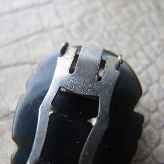 Deeply Carved Art Deco Bakelite Dress Clip, Ameri… - image 10