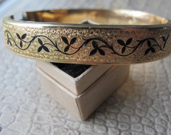 Victorian Taille d’épargne Gold Filled Hinge Bangle Bracelet. As Is Condition. 19th Century Enamel Taille D'Epargne Gold Fill Bracelet