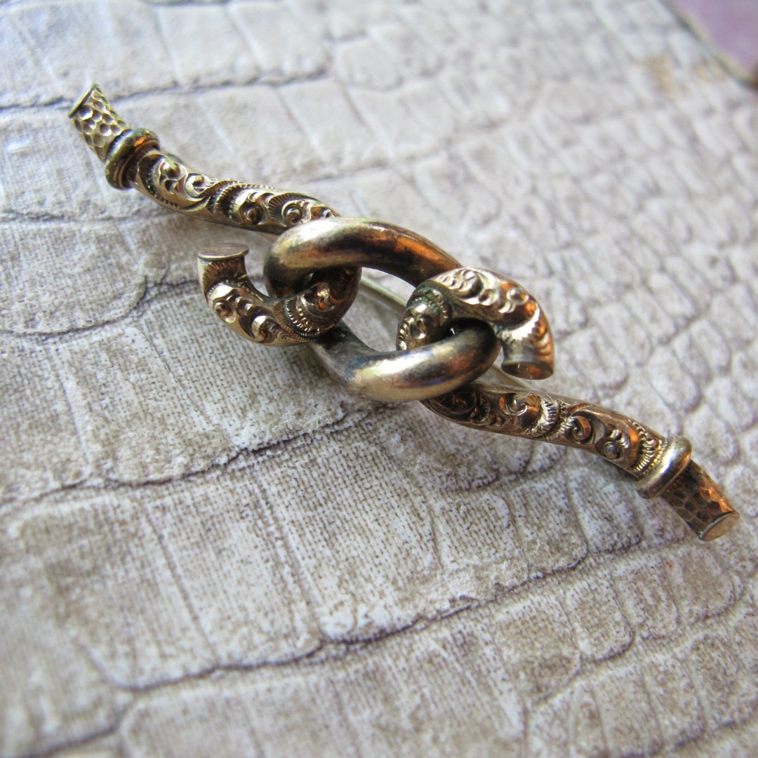 ビクトリア朝時代のゴールドフィルド - ピンチベックスタイルの襟付き