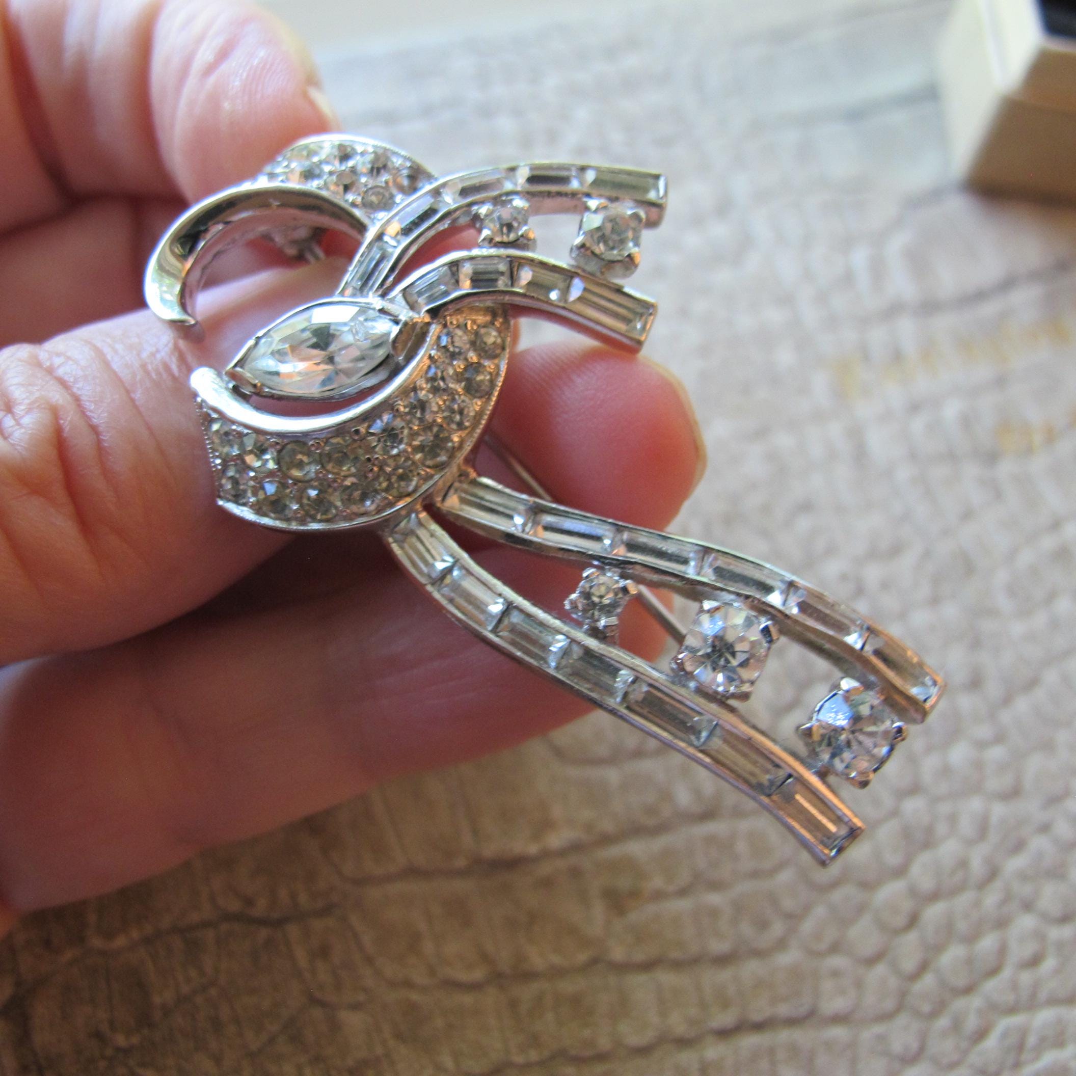 Mazer Bros Rhinestone, Rhodium Plate Cosmic Spray Brooch Pin Mid