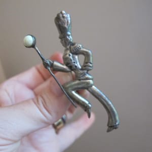Mexico zilver 30s 40s figurale majorette bandleider met baton sterling broche pin, as is gesp, vroege Mexicaanse sterling verzamelaars sieraden