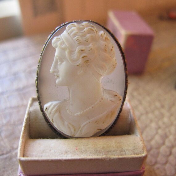 Hardstone Hand Carved Cameo set in Silver Brooch … - image 9