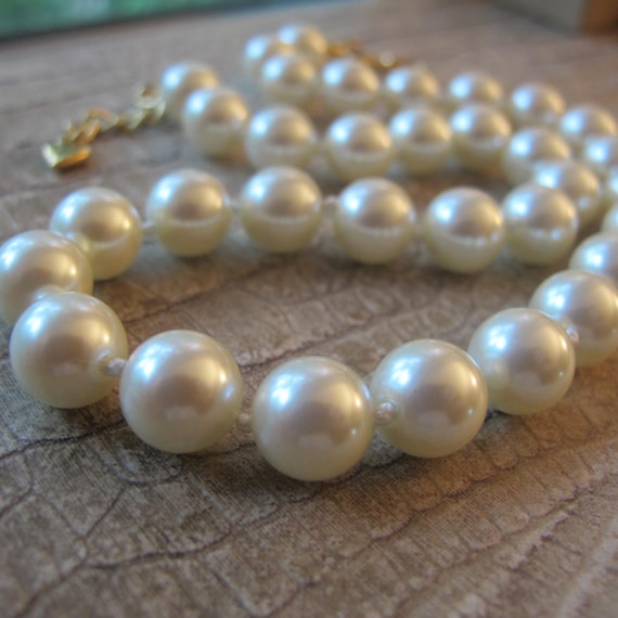 Collana Girocollo Con Perle Finte 8mm - Elegante E Ipoallergenica Per Donna E Ragazza (Argento)