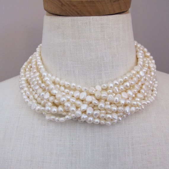 Torsade pearl necklace deals
