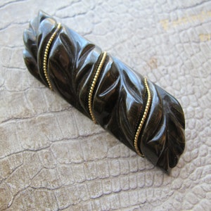 Deeply Carved Dark Green Black Marble Bakelite with Gilt Gold Wire Accent Brooch Big Bar Pin, Art Deco Carved Bakelite Statement Jewelry Pin