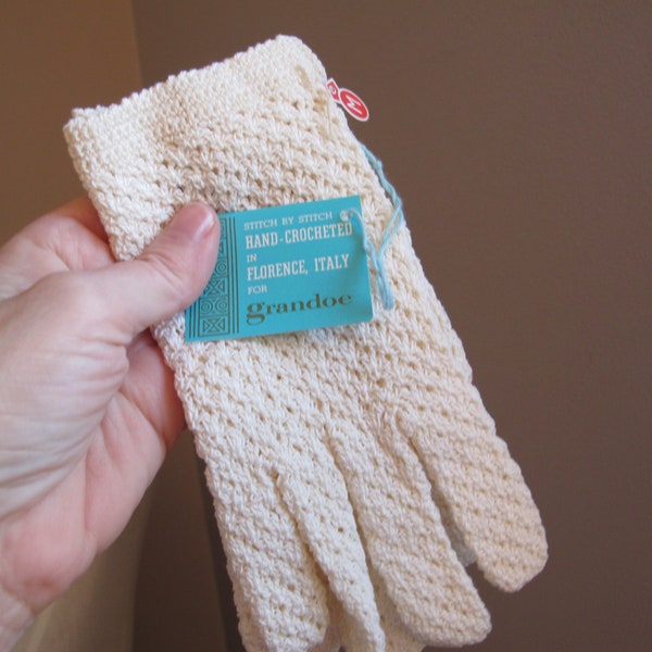 Crocheted Lady's Girl's Women's Gloves, Old Stock NWT, Made in Florence Italy, Cream Hand Crochet Stretch by Stitch Grandoe Designer Gloves