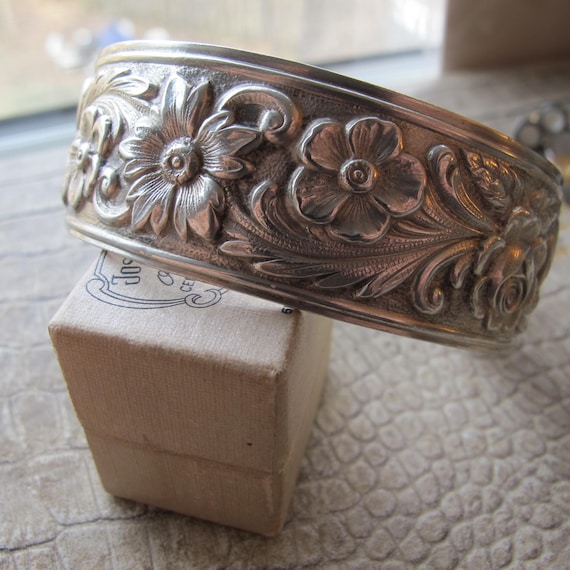S Kirk & Son Sterling Silver Repousse Cuff Bracelet 60's Vintage