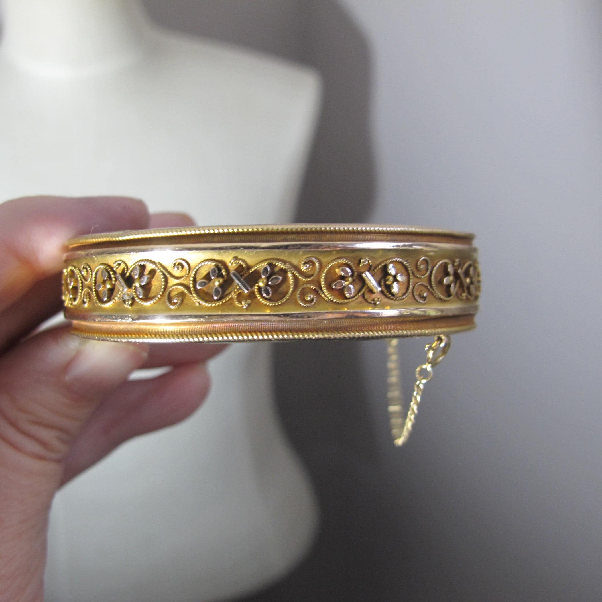 Etruscan Revival Victorian Bloomed 15k Gold Hinged Bangle Bracelet