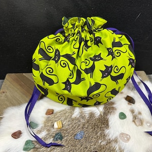 Sac à dés pour les joueurs ou pour les runes, les pierres, les cristaux, etc. Sac à cordon double épaisseur cousu main