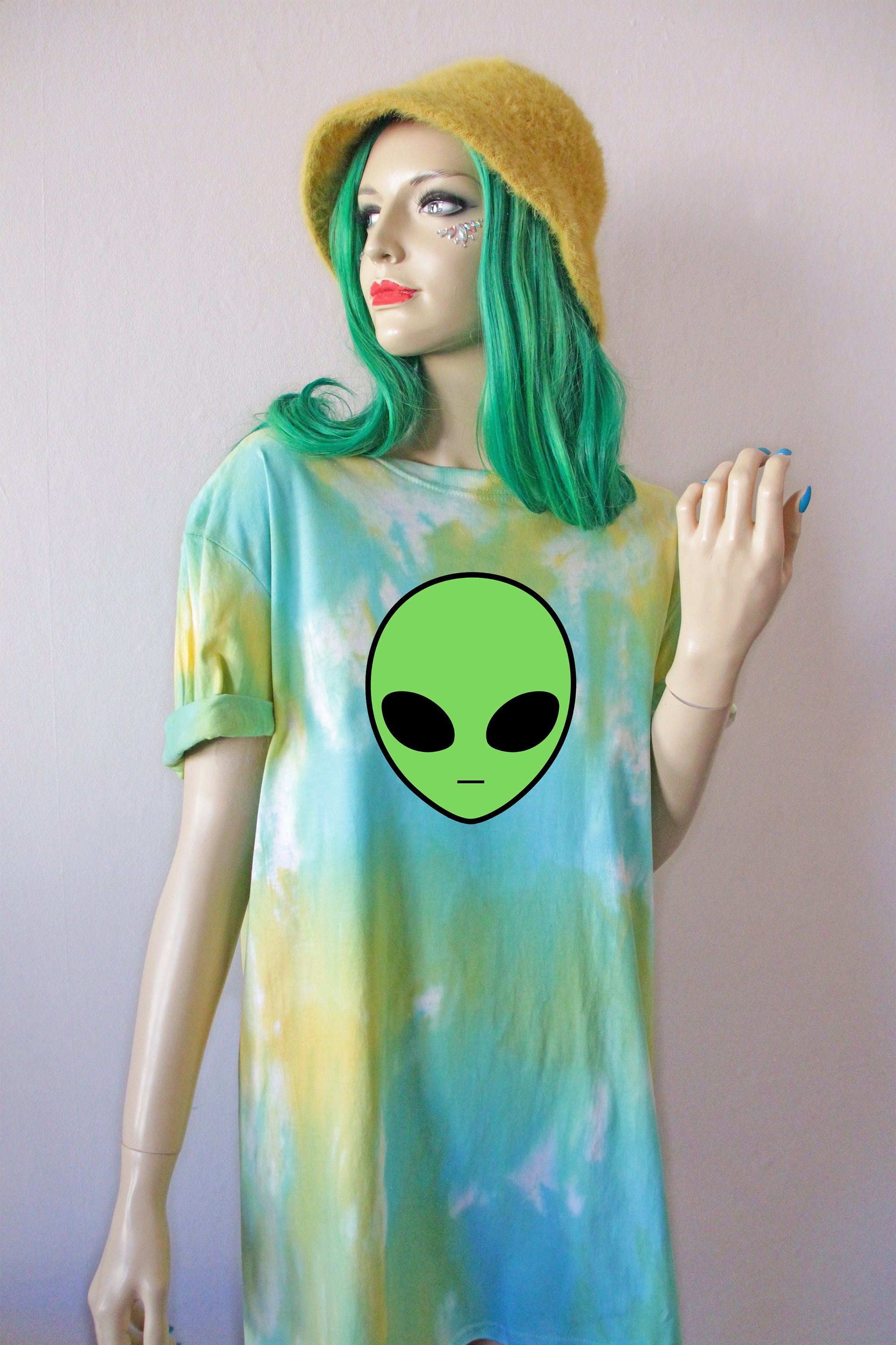 rue tie dye alien shirt