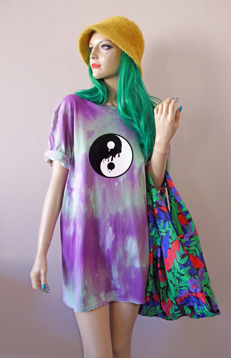 Melting Yin Yang Rainbow Tie Dye T-Shirt Purple & Green