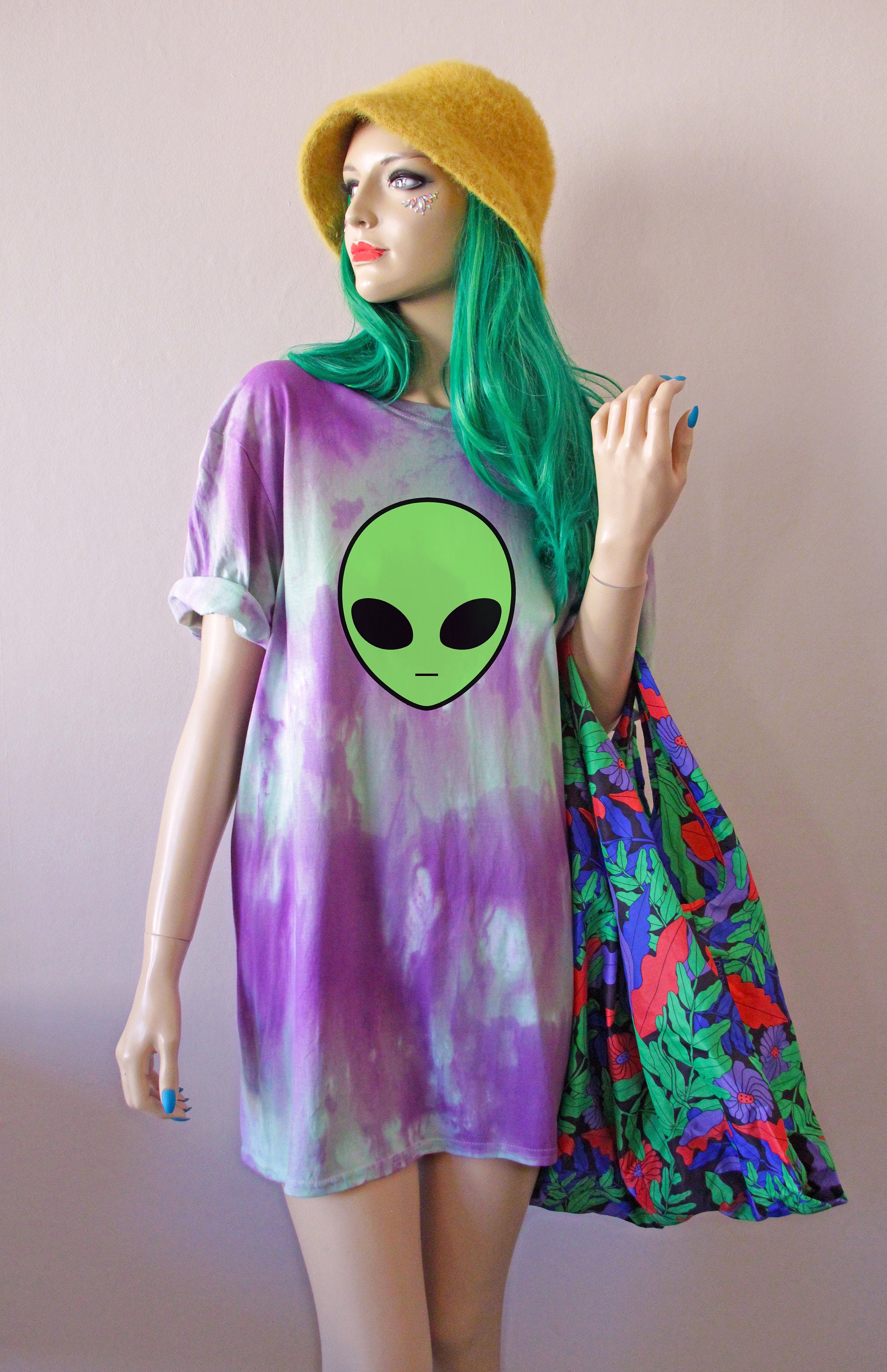rue tie dye alien shirt