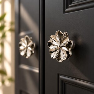 Silver Flower Knobs, Floral Cabinet Knobs, Chrome Drawer Knobs, Decorative Dresser Knobs, Modern Furniture Hardware imagen 11