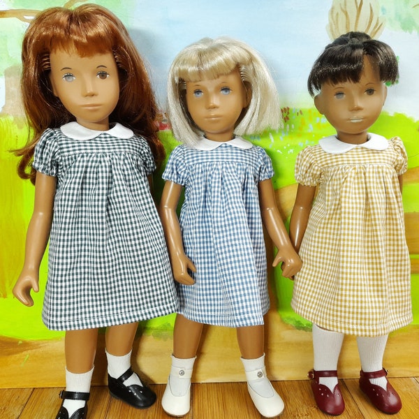 Ensemble robe classique à manches courtes en vichy pour poupée Sasha, fille, tout-petit ou bébé.