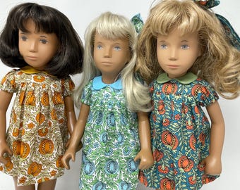 Vestido de algodón con estampado de granada y lazo para muñeca Sasha de 40/43 cm