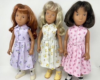 Conjunto de vestido camisero sin mangas, shorts y cinturón de Country Garden para muñecas Sasha de 16/17 pulgadas.