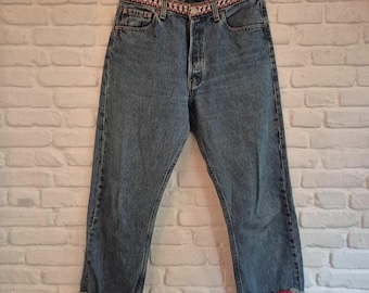 Levi's 501 vintage de los 90 para mujer (Lote 6501) / Abril de 1998 / Corte "Mom Jean" de talle alto / Lavado a la piedra medio / Hecho en EE. UU.