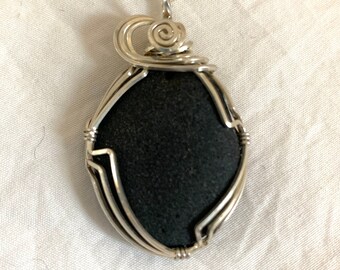 wire wrapped oregon coast pebble necklace pendant