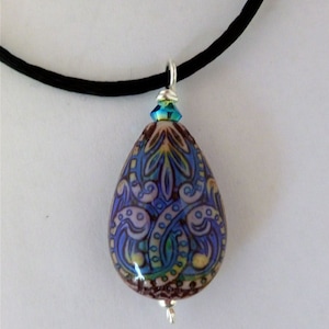 Teardrop mood pendant