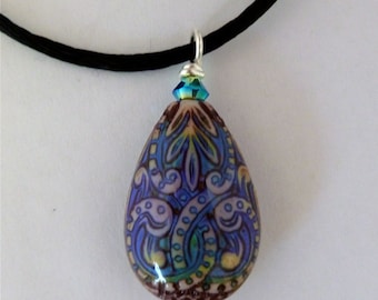 Teardrop mood pendant