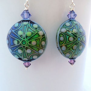 mood bead earrings, blue geometric