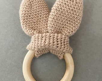 Gripping toy / gripping ring with crackling rabbit ears