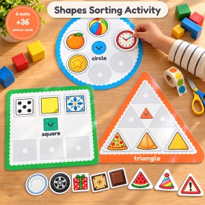 Puede incluir: Un conjunto de actividad de clasificación de formas con tres tapetes coloridos etiquetados como círculo, cuadrado y triángulo. Incluye 36 tarjetas con imágenes de varias formas, bloques de madera, un rollo de pegatinas y tijeras para jugar.