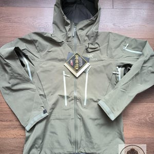 Arc'teryx Alpha SV Jacket – Extreme Alpine Protection For Men Women