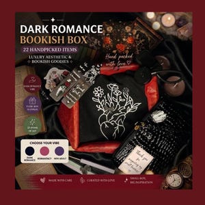 Puede incluir: Una caja Dark Romance Bookish Box con 22 artículos seleccionados, incluyendo una bolsa negra con una ilustración blanca de un corazón anatómico y flores, marcapáginas, un bolso negro texturizado con nota y un reloj de bolsillo.