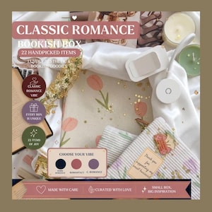 Puede incluir: Una caja Classic Romance con 22 artículos seleccionados, incluyendo un estuche con estampado de tulipanes, una lámpara portátil blanca y una nota de agradecimiento. El set incluye confeti de estrellas doradas, velas y accesorios.