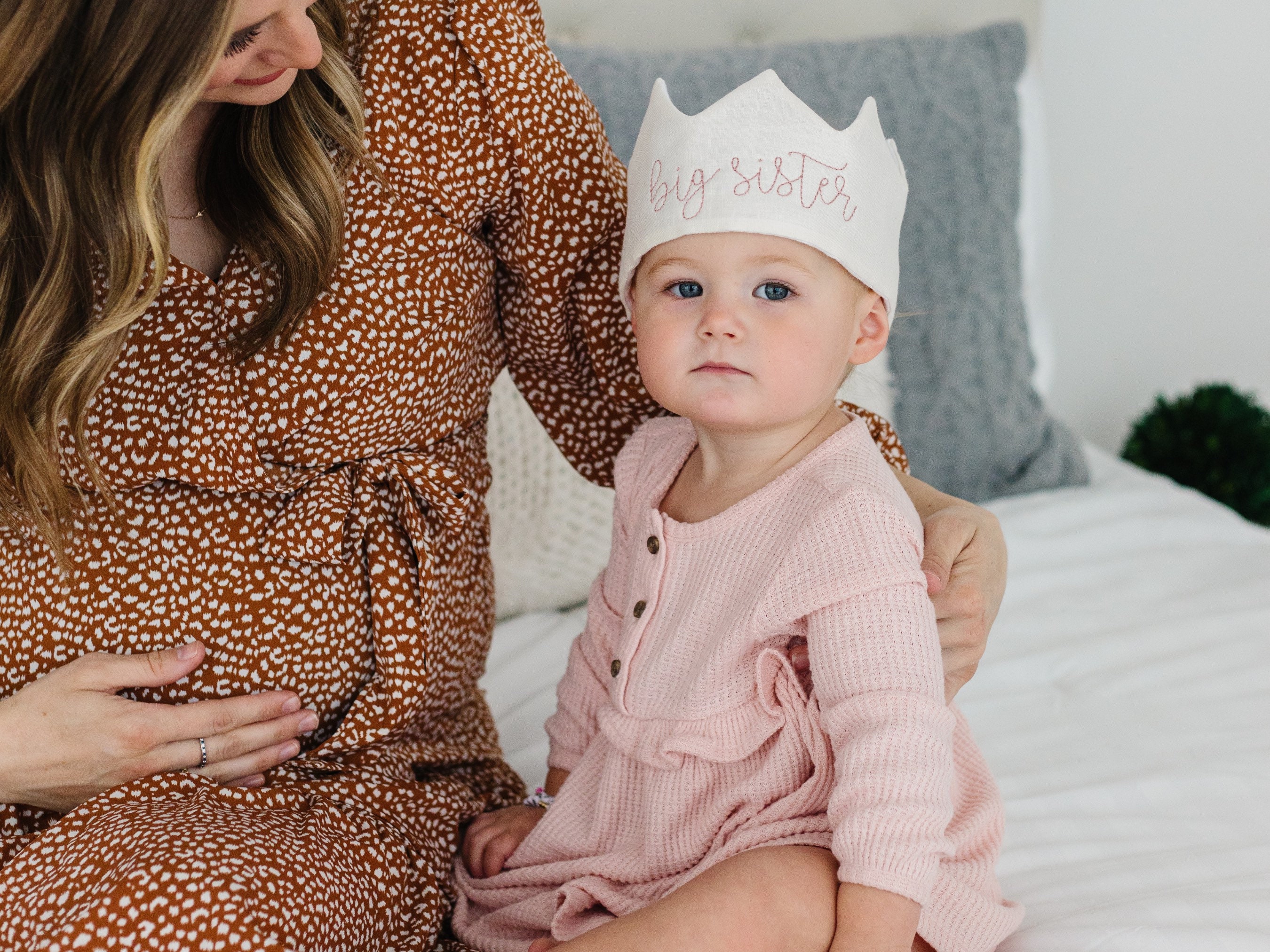 Embroidered Big Sister Linen Crown: Baby Announcement Photoshoot Prop