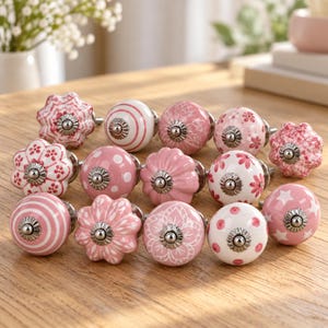 Conjunto de 6 puxadores de cerâmica rosa, com estampas florais variadas, estilo vintage para armários.