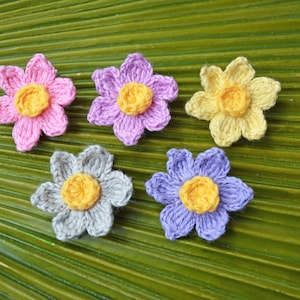 Crochet Daffodil Mini Alligator Clip // Petite Daffodil Hair Clip