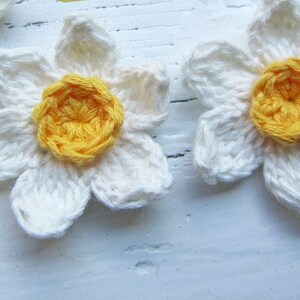 Crochet Daffodil Mini Alligator Clip // Spring Flower Clip // Petite Daffodil Hair Accessory
